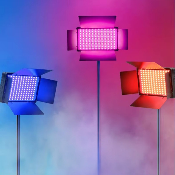 Прямоугольная светодиодная лампа U600 RGB со штативом 2м для фото и видеосъёмок LED видеосвет 21х12 см Прямоугольная светодиодная лампа U600 RGB со штативом 2м для фото и видеосъёмок LED видеосвет 21х12 см