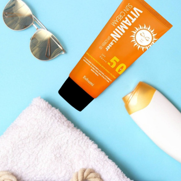 Солнцезащитный крем с витаминами Eshumi Vitamin Laser SPF 50+ Солнцезащитный крем с витаминами Eshumi Vitamin Laser SPF 50+