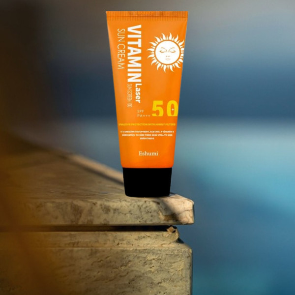 Солнцезащитный крем с витаминами Eshumi Vitamin Laser SPF 50+ Солнцезащитный крем с витаминами Eshumi Vitamin Laser SPF 50+