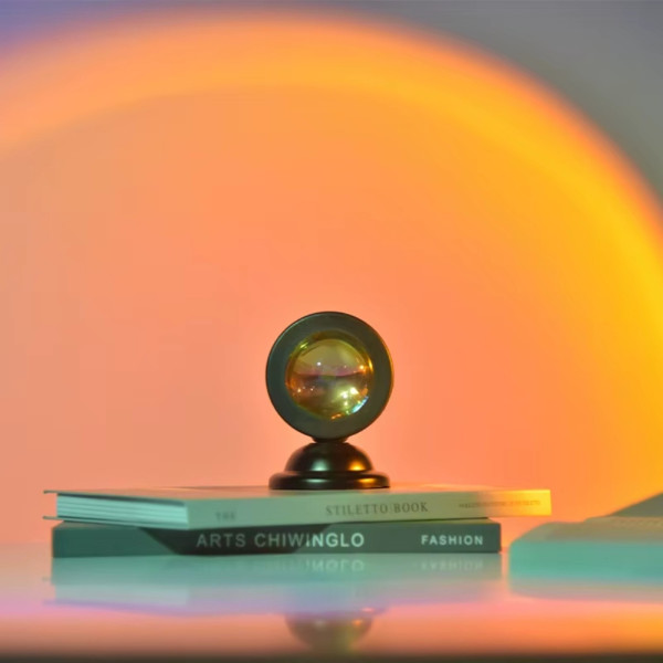 Проекционный мини светильник Sunset Lamp с пультом USB проектор атмосферная RGB лампа разноцветная Проекционный мини светильник Sunset Lamp с пультом USB проектор атмосферная RGB лампа разноцветная
