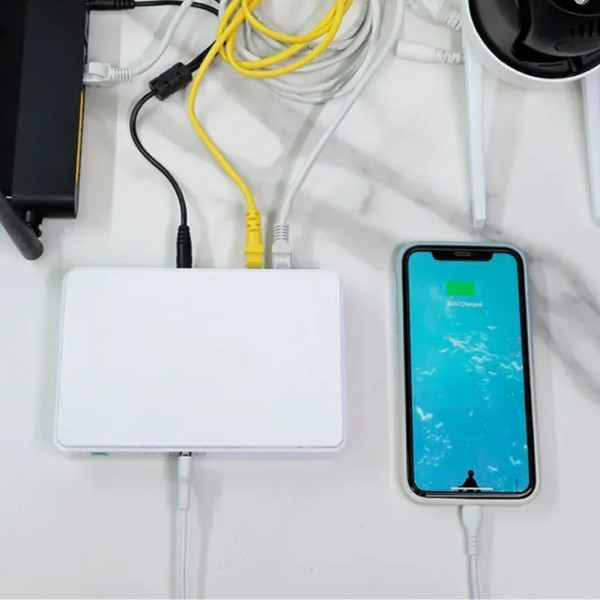 Источник бесперебойного питания 10400mAh JIAGENG 304 для роутера камеры модема ИБП повербанк 9V/12V