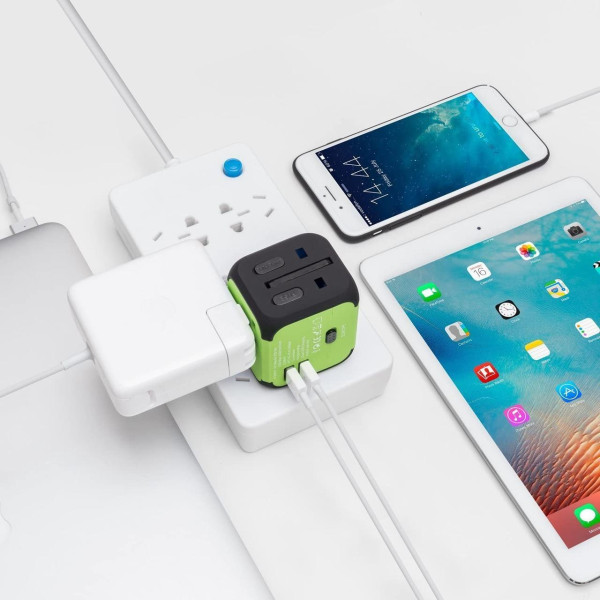 Універсальний мережевий адаптер для подорожей 2 USB Adapter Travel Перехідник для всіх типів розеток Салатовий