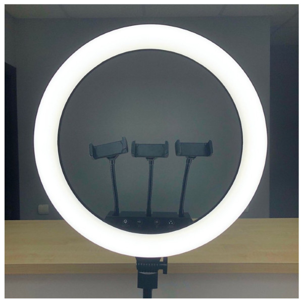Кольцевая светодиодная LED лампа с тремя креплениями SLP-G63 Студийный свет для блогеров визажистов 55 см