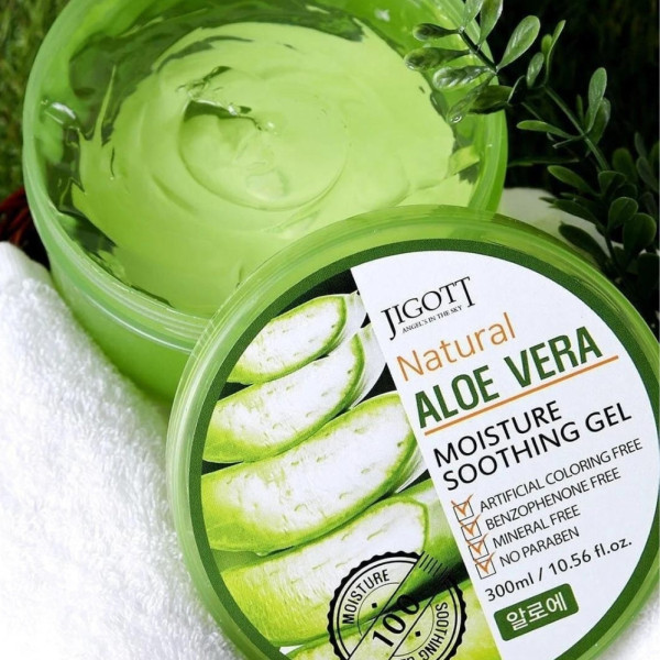 Универсальный гель с Aloe Vera успокаивающий и увлажняющий для лица и тела 300 мл Универсальный гель с Aloe Vera успокаивающий и увлажняющий для лица и тела 300 мл