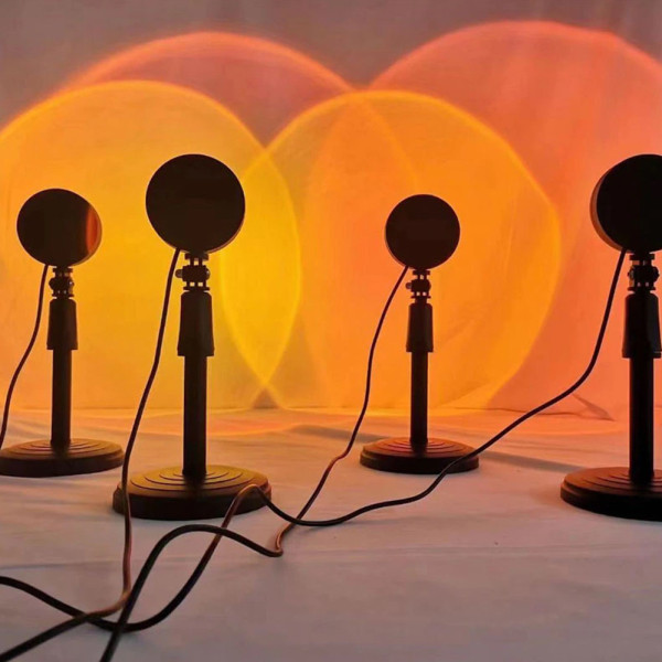 Проекційний світильник Sunset Lamp червоний захід USB світильник проектор світанку атмосферна лампа для фото Проекційний світильник Sunset Lamp червоний захід USB світильник проектор світанку атмосферна лампа для фото