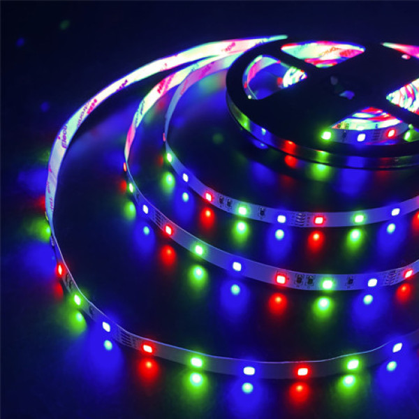 Светодиодная лента Led Strip RGB 5 м 2835 силиконовая с пультом и переходником светодиодное освещение